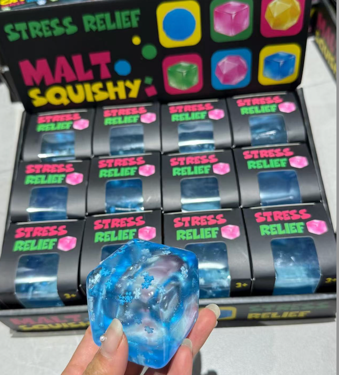 Mochi Melt Snowflake Malt Squishy Cube